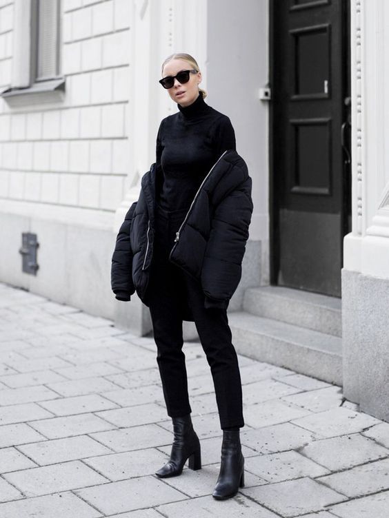 All-Black Winter Women Outfits 
