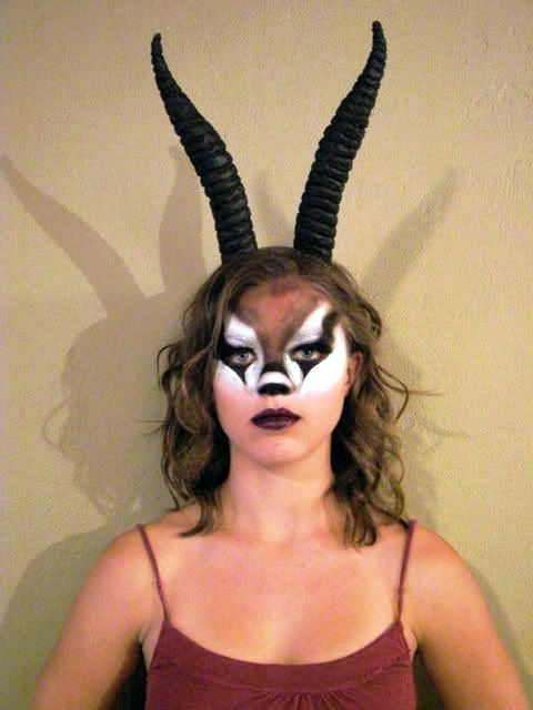 20 Animal Halloween Makeup Ideas for Women - Flawssy | Lion king .