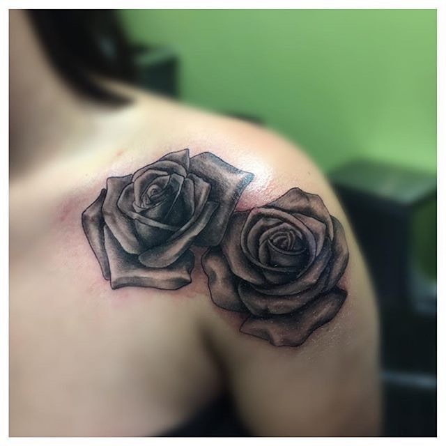 19 Shoulder Rose Tattoo Ideas, Designs, And Meanings In 2023 .