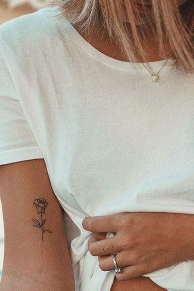 35 Beautiful Rose Tattoos for Women & Meaning | Cool small tattoos .