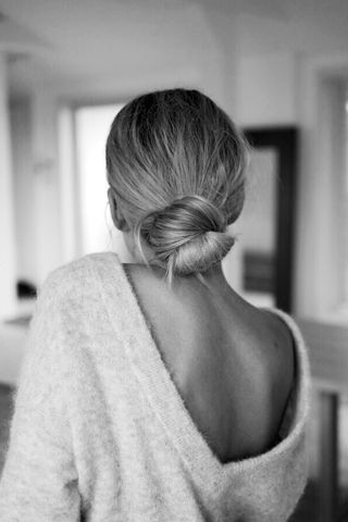 Hair Inspiration: Polished Low Bun And A V-Back Sweater (Le .