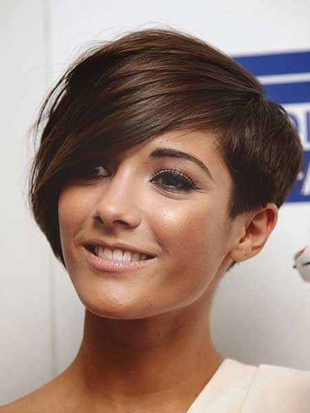 Celebrities with Short Hair | Short hair styles, Celebrity short .