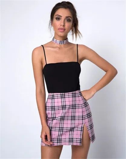 Checked Skirt Outfits For
      Summer