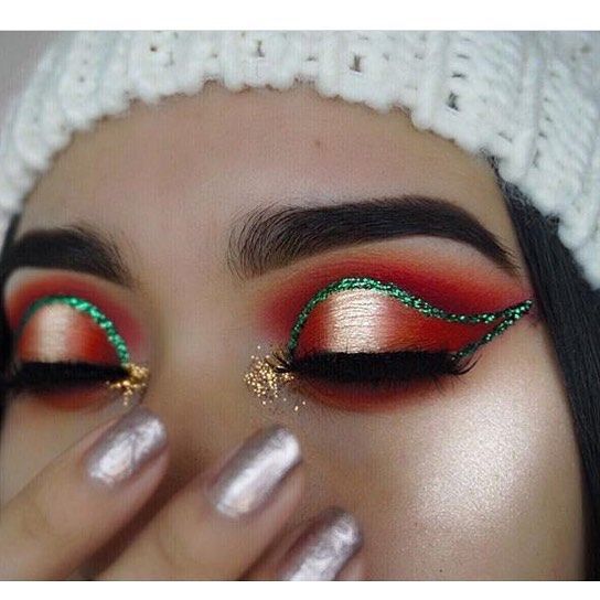 40 Festive Eye Makeup Ideas - Brighter Craft | Christmas eye .