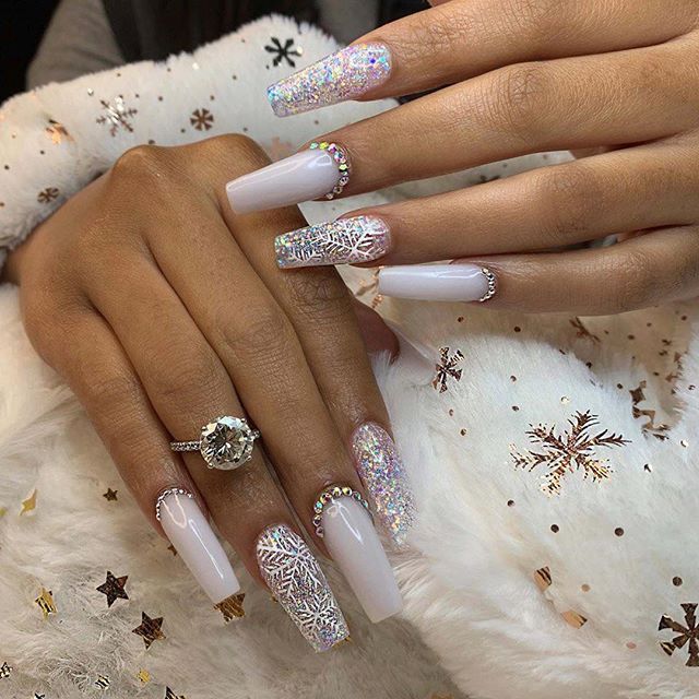 Christmas Nails | Christmas nail designs, White nails, Fall nail .