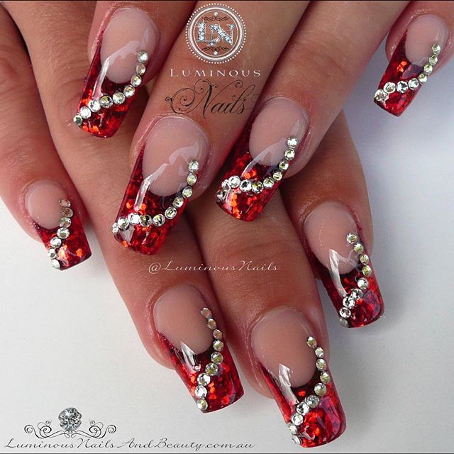 Luminous Nails & Beauty 💅👙 on Instagram: “Glittery Christmas Red .