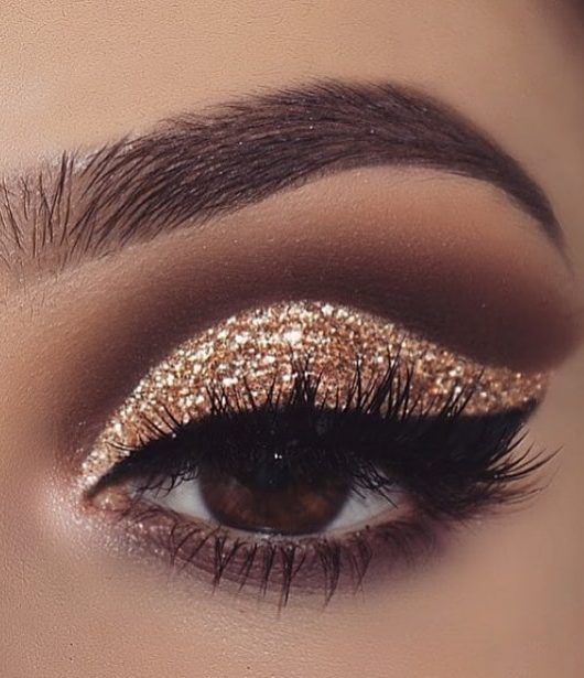 12 Best Christmas Makeup Looks to Try this Ye