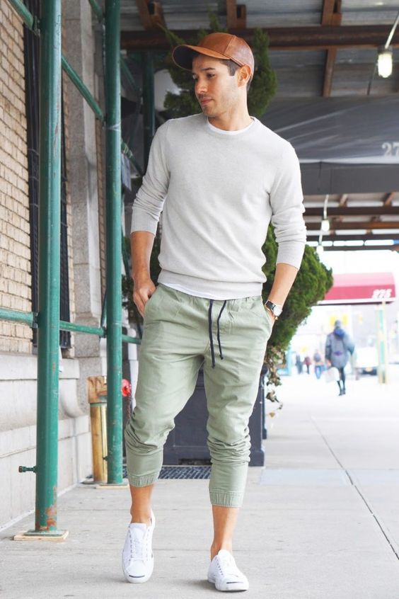 Cool Men Outfits With Jogger
      Pants