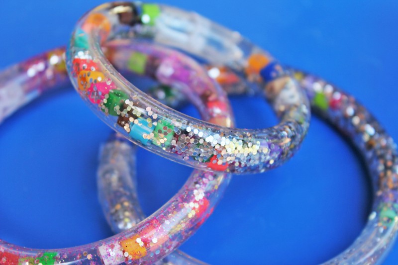 Science and Fashion for Kids: Totally Tubular Glitter Bracelets .