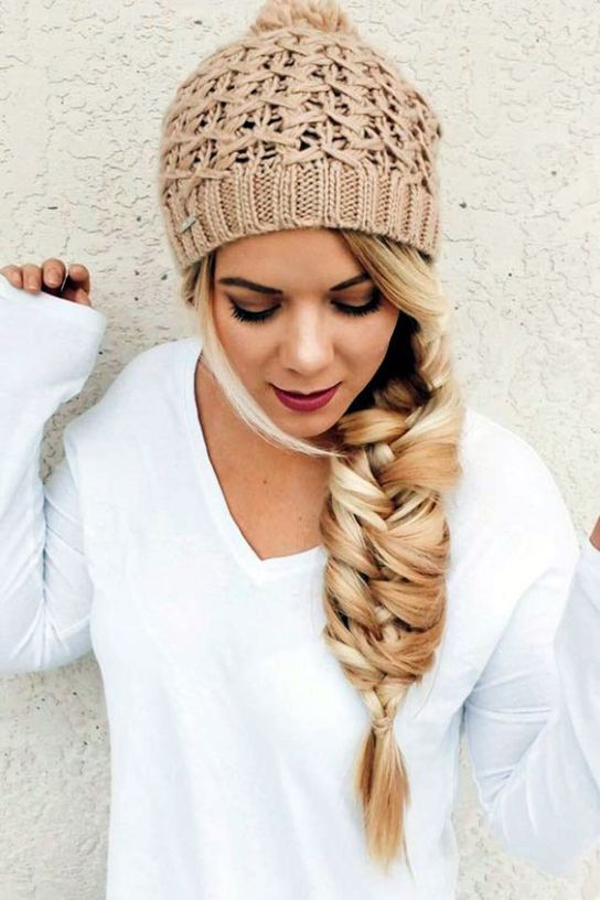 10 Ways To Wear A Beanie And Have Your Hair Look Good - Society19 .