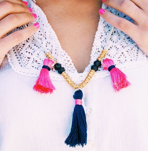 DIY boho tassel necklace | Justina Blakeney | Tassel necklace boho .