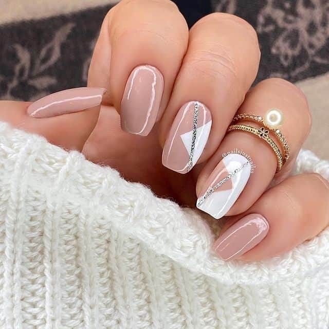 30 Gorgeous Neutral Nails That Go With Any Outfit | Neutral nail .