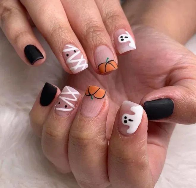 Amazing DIY Halloween Manicure