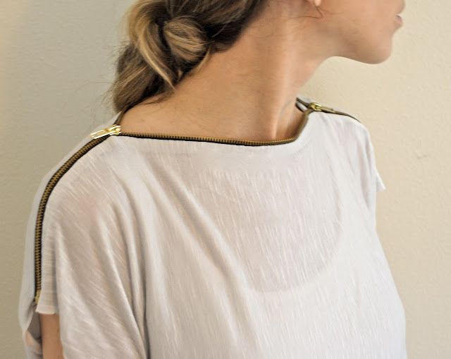 DIY Zipper Shoulders T-Shirt
     