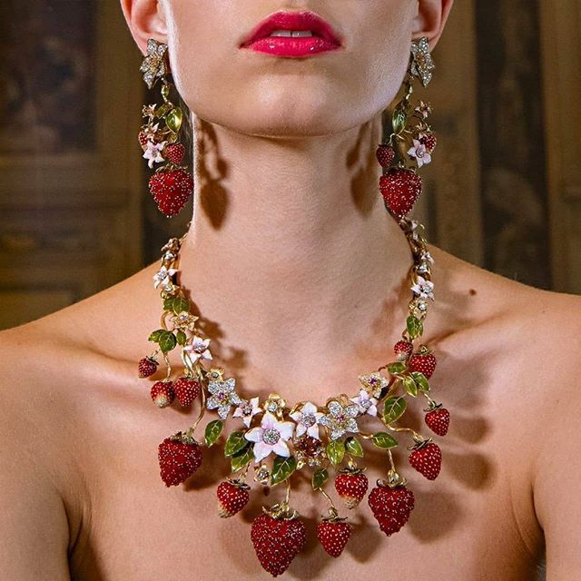 Dolce &
      Gabbana-Inspired
  Earrings
     