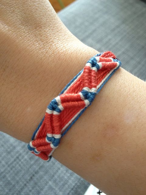 Double Wave Friendship
      Bracelet