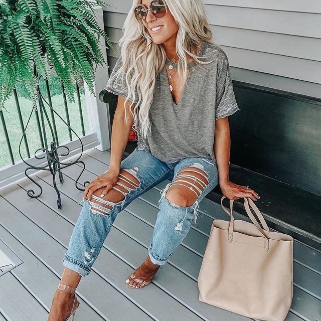 fall outfit ideas winter outfit ideas boyfriend jeans + loose tee .