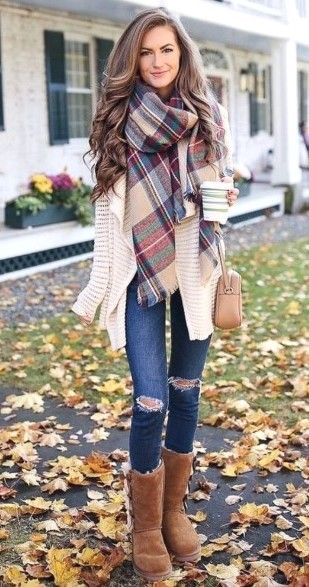 20 Casual Winter Outfit With Boots For Women - Yeahgotravel .