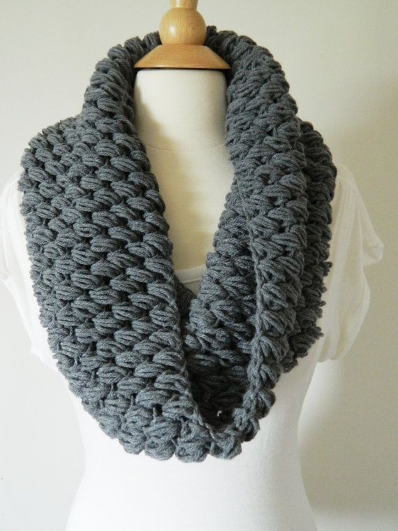 Pompom "Puff Stitch" Cowl, Neckwarmer in Gray | Finger knit scarf .