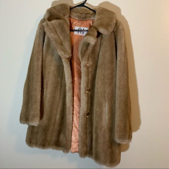 FAKE FUR AMAZING QUALITY Coat | Coat, Coat fashion, Fake f