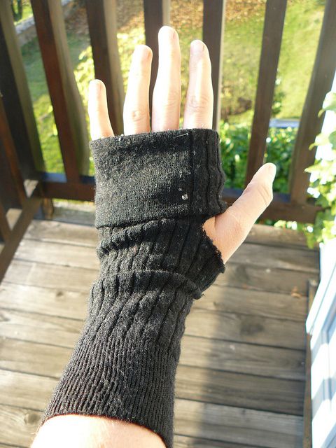 Make super easy fingerless gloves out of socks | Gloves diy, Diy .