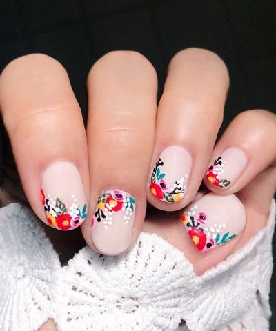 22 Spring Floral Manis You'll Want to Copy ASAP | Floral nails .