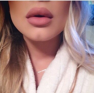 8 Makeup Artist Secrets for Fuller-Looking Lips | Skin makeup .