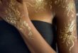 Gold Henna Detail | Tatouage paillette, Tatouage d'or, Henné bla