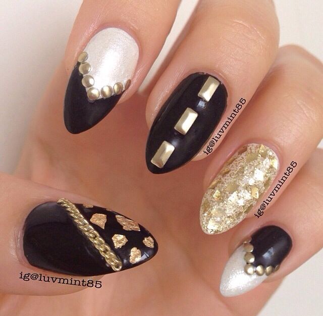 Pointed black, gold and white design nails | Kuku, Kesehat