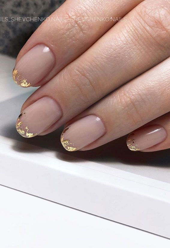 32 Gorgeous Nail Art Designs – Minimalist nail art with gold leaf .