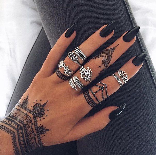 Henna Wrist Tattoos Ideas