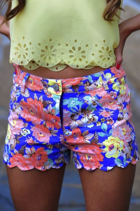 High waisted floral scalloped shorts | Fashion, Summer outfits, Sty