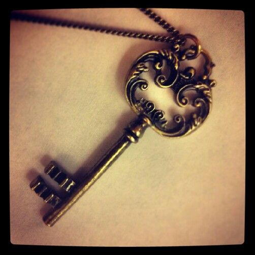 Pin by Nikki Warden on Tattoos Ideas | Antique key tattoos, Key .