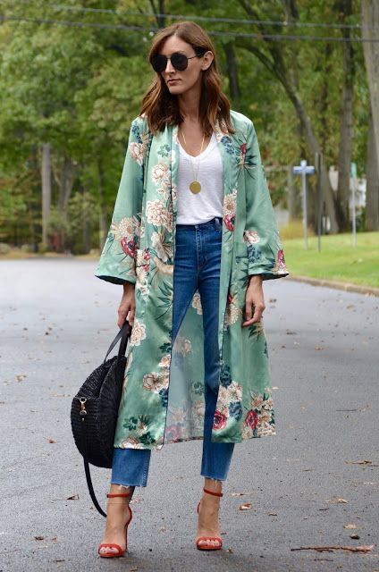 Floral Kimono (Classroom Couture) | Kimono fashion, Chic outfits .