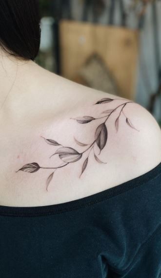 Leaf Tattoos | Shoulder tattoos for women, Feminine shoulder .