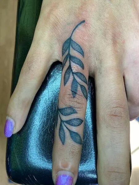 Leaves Finger Tattoo | Finger tattoo for women, Hand and finger .