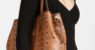 MCM 'Medium' reversible (NO TRADE) includes pouch | Fashion wear .