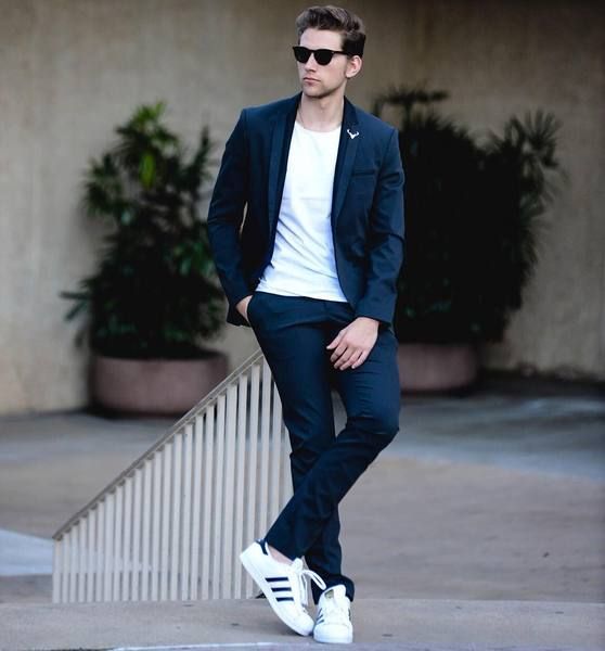 How To Wear Sneakers At Work | Sneakers outfit men, Sneakers .