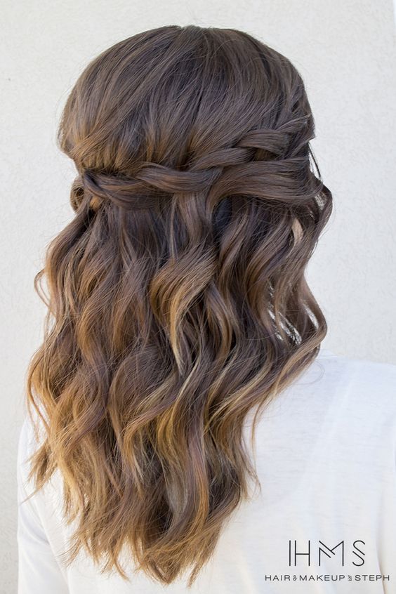 8 Graduation Hairstyles that Will Look Amazing Under Your Cap .