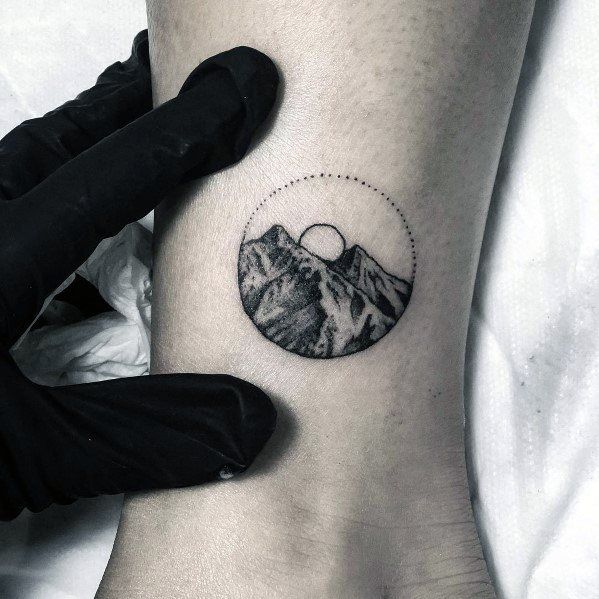 Top 47 Minimalist Mountain Tattoo Ideas [2021 Inspiration Guide .