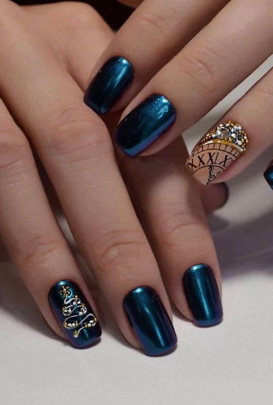 Bright Colors For New Year Nails 2019 - Clock Design | New years .