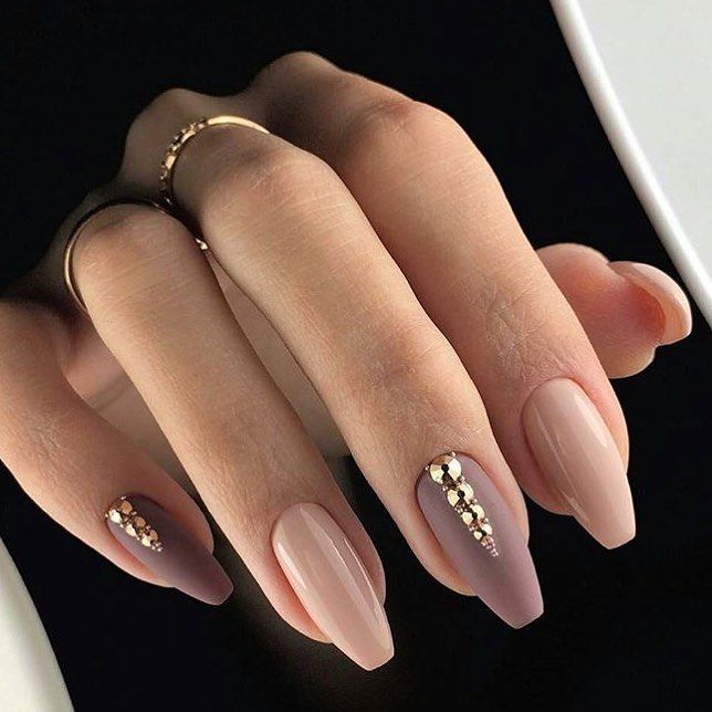 Non-Boring Nude Nails Ideas 