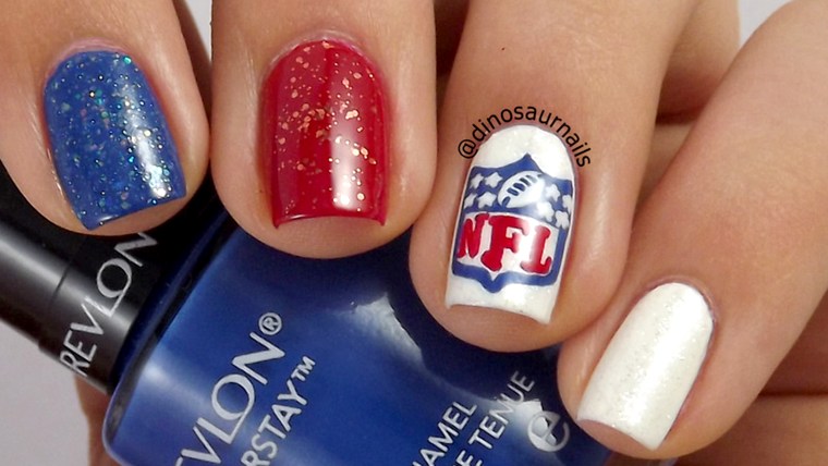 Super Bowl nail art for Seahawks and Patriots fa