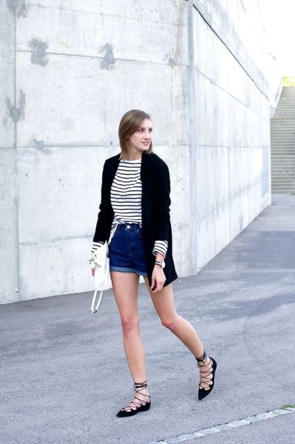 Outfit Ideas With Lace Up
      Flats