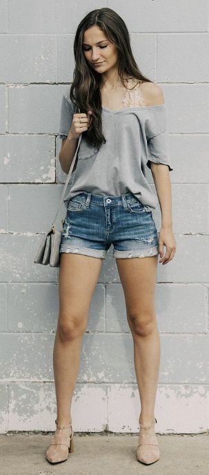 Minimalist Summer Outfits : Sneak Peek Midrise Cuffed Short .