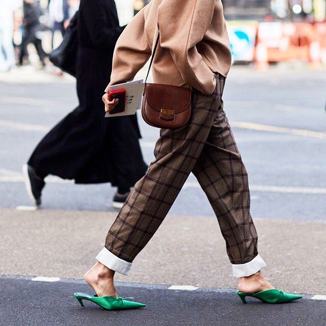 Balenciaga green kitten heel mules | Street Style | Mules street .