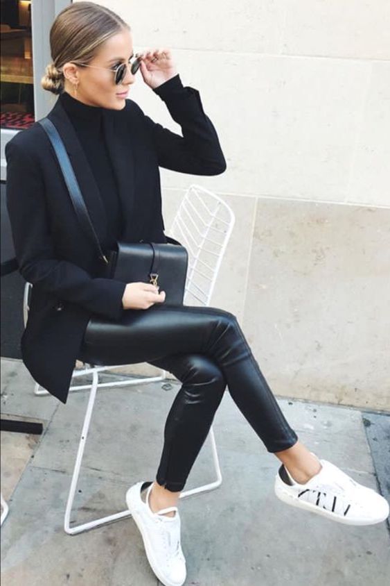 Black Leather Pants To Wear This Fall 2019 | Outfits with leggings .