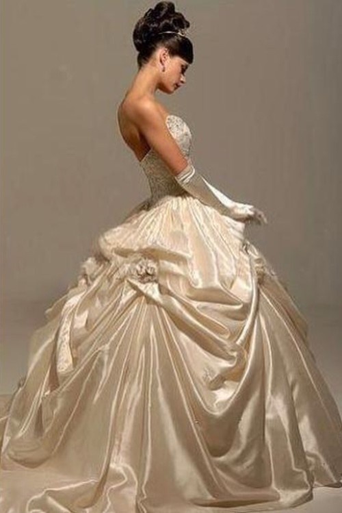 Pin by Molly Creelman on Wedding stuff | Beautiful wedding dresses .