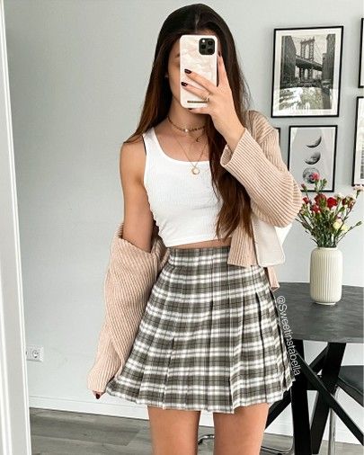 Green plaid pleated skirt outfit inspiration for Spring🌱 discount .