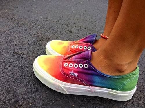 Rainbow takkies | Como teñir zapatos, Zapatos pintados, Zapatillas .